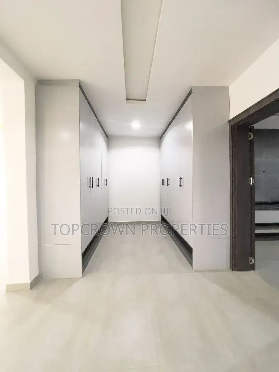 7bdrm Duplex in Karsana for sale in Karsana