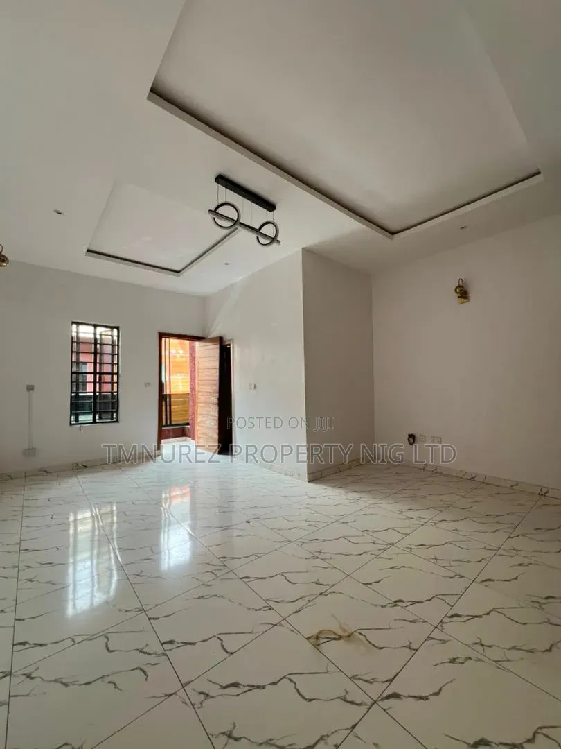 3bdrm Duplex in Ikota for rent in Ikota