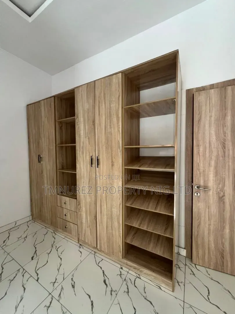 3bdrm Duplex in Ikota for rent in Ikota