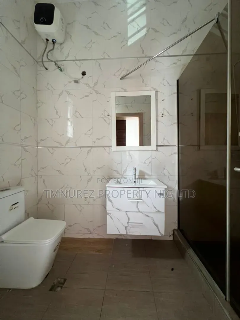 3bdrm Duplex in Ikota for rent in Ikota