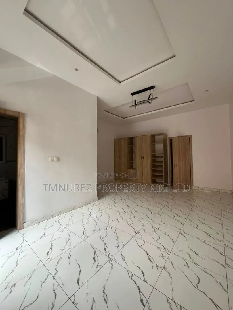 3bdrm Duplex in Ikota for rent in Ikota