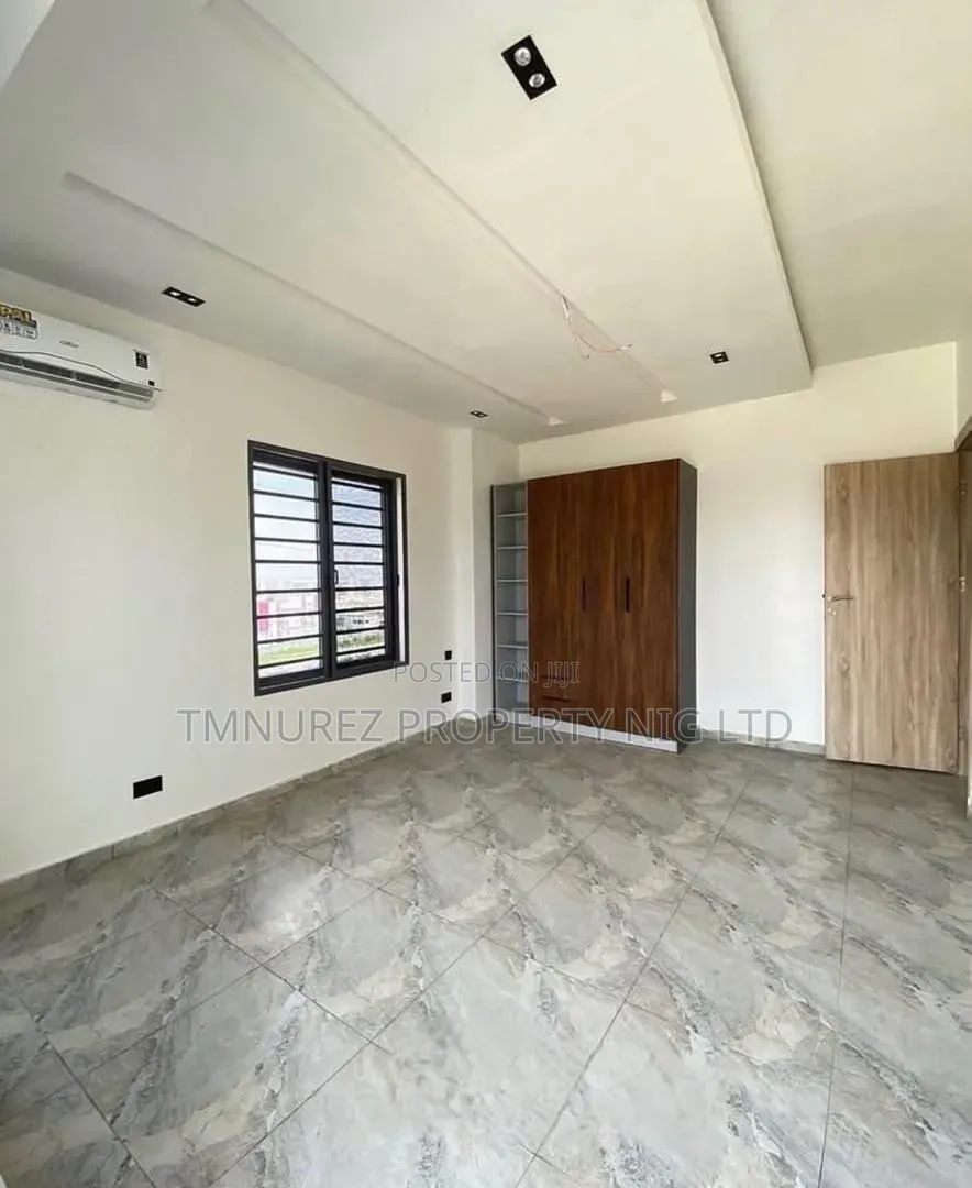 3bdrm Apartment in Lekki Phase 1 for rent in Lekki Phase 1
