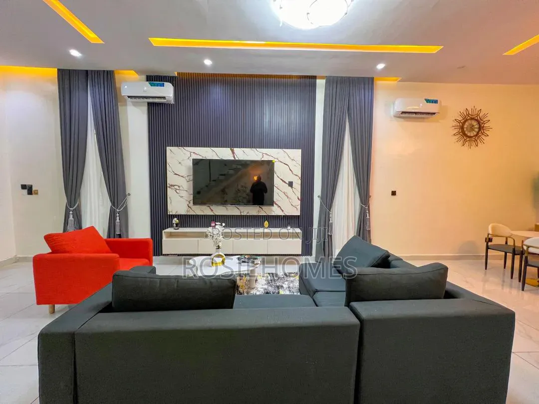 Furnished 3bdrm Duplex in Aipha Beach Road, Chevron for rent in Chevron