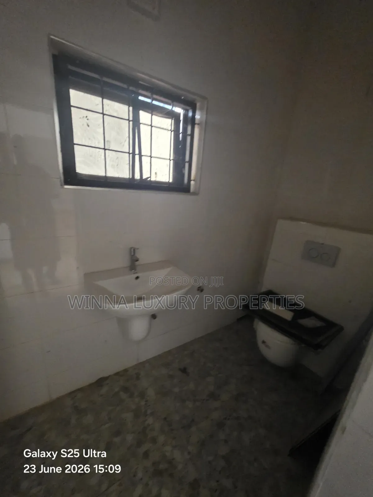 6bdrm Duplex in Guzape for sale in Guzape District