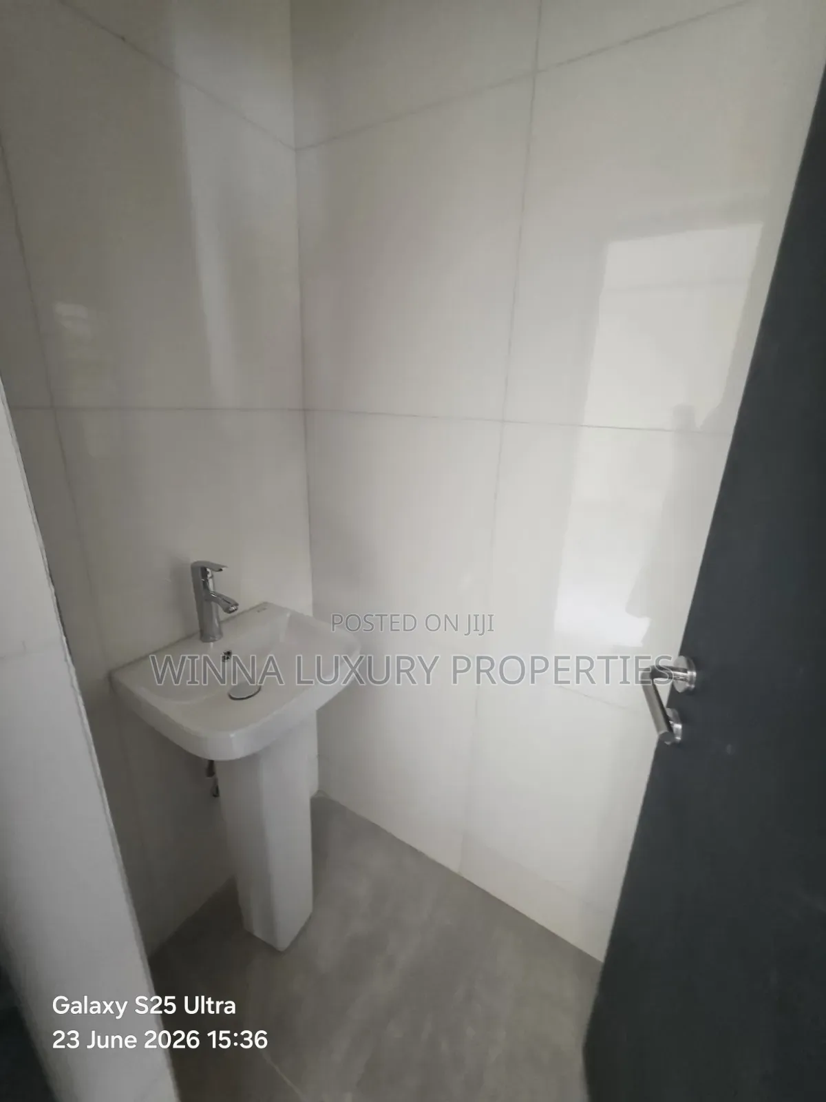 5bdrm Townhouse/Terrace in Guzape for sale in Guzape District