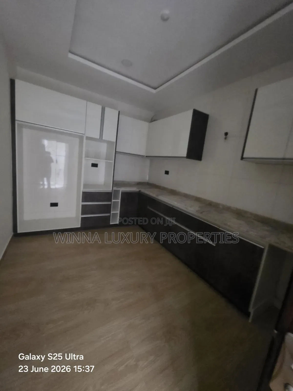 5bdrm Townhouse/Terrace in Guzape for sale in Guzape District