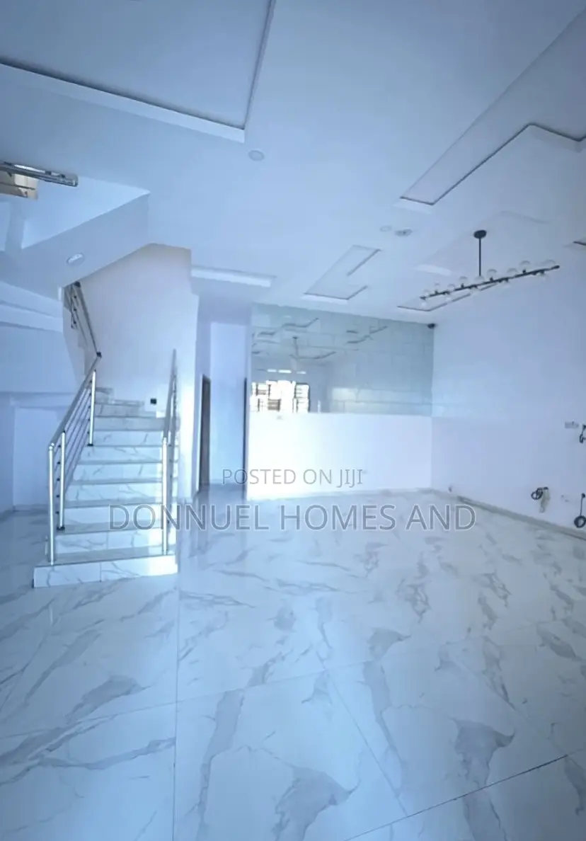 4bdrm Townhouse / Terrace in Ikota for rent in Ikota