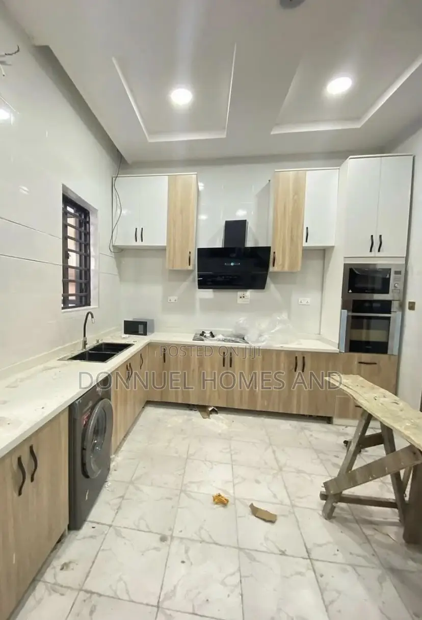 4bdrm Townhouse / Terrace in Ikota for rent in Ikota