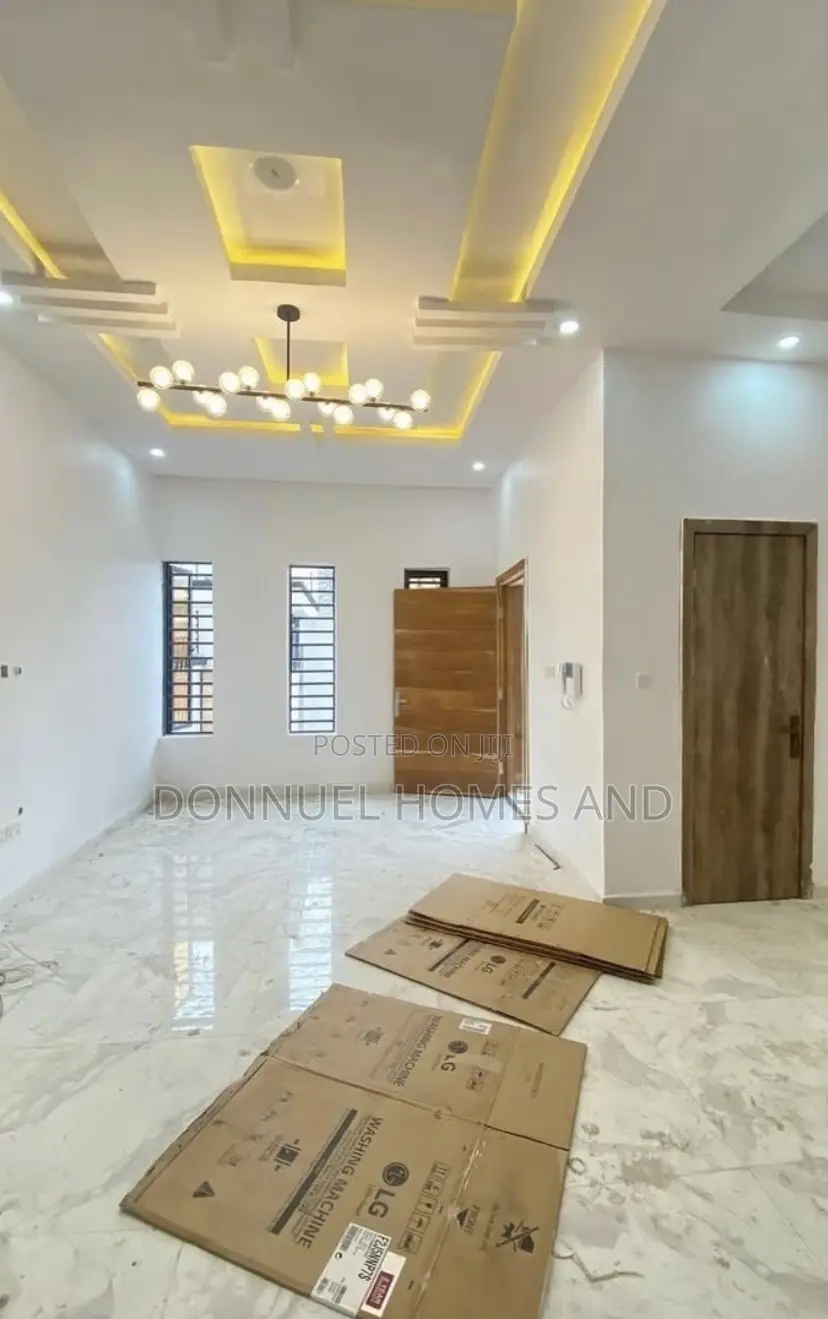 4bdrm Townhouse / Terrace in Ikota for rent in Ikota