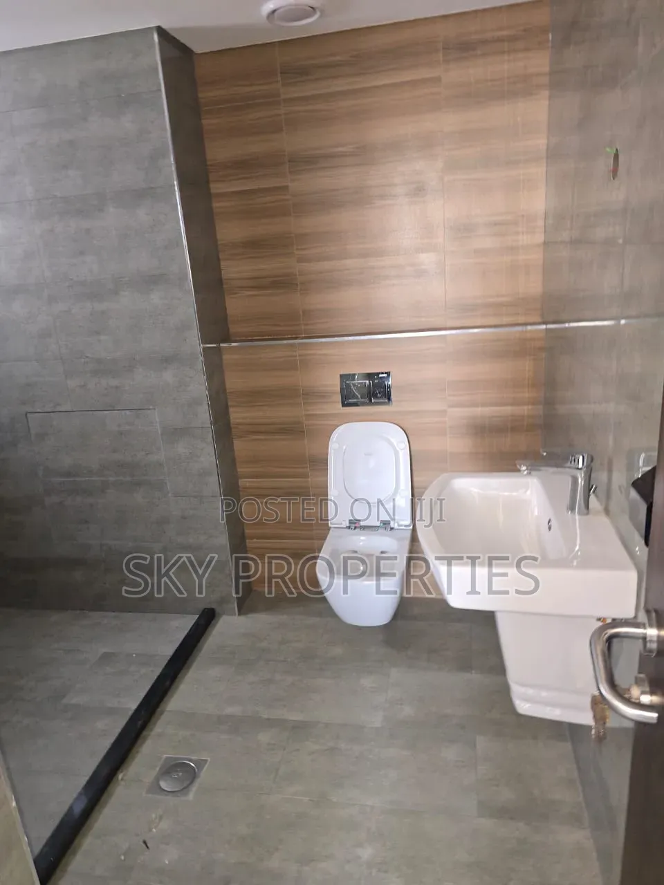 3bdrm Apartment in Onikoyi for rent in Old Ikoyi