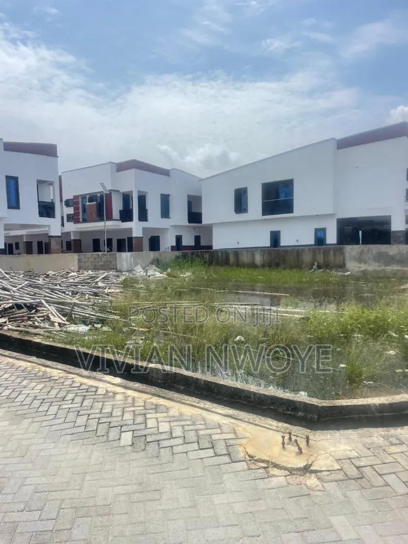 Developers Delight ,500sqm Corner Pics Land at Ocean Bay Ikota in Ikota