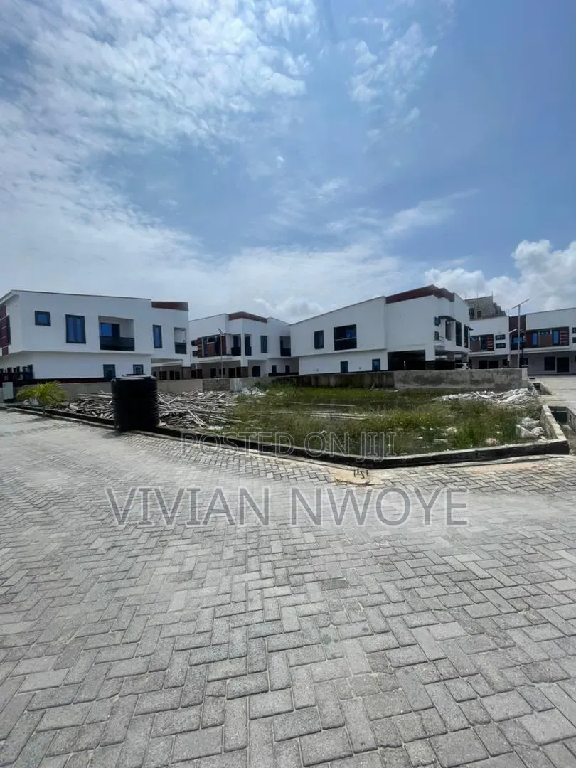 Developers Delight ,500sqm Corner Pics Land at Ocean Bay Ikota in Ikota