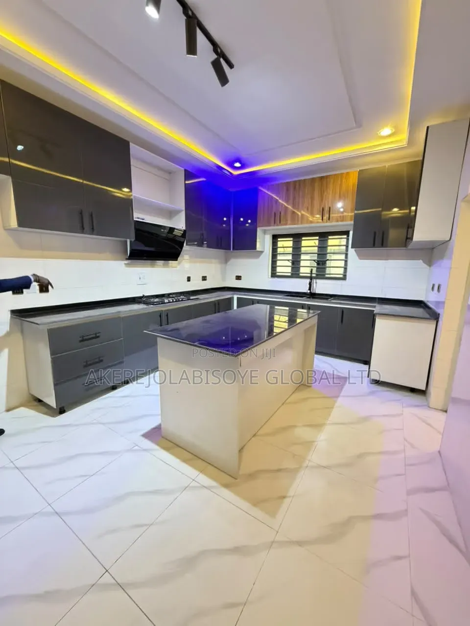 4bdrm Duplex in Lugbe By Von, FHA for sale in FHA