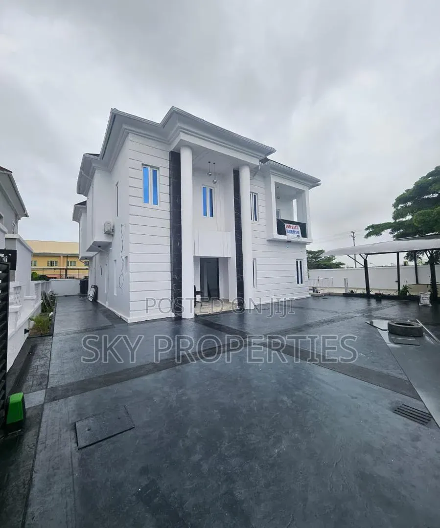 5bdrm Duplex in Lekki for sale in Lekki Phase 1