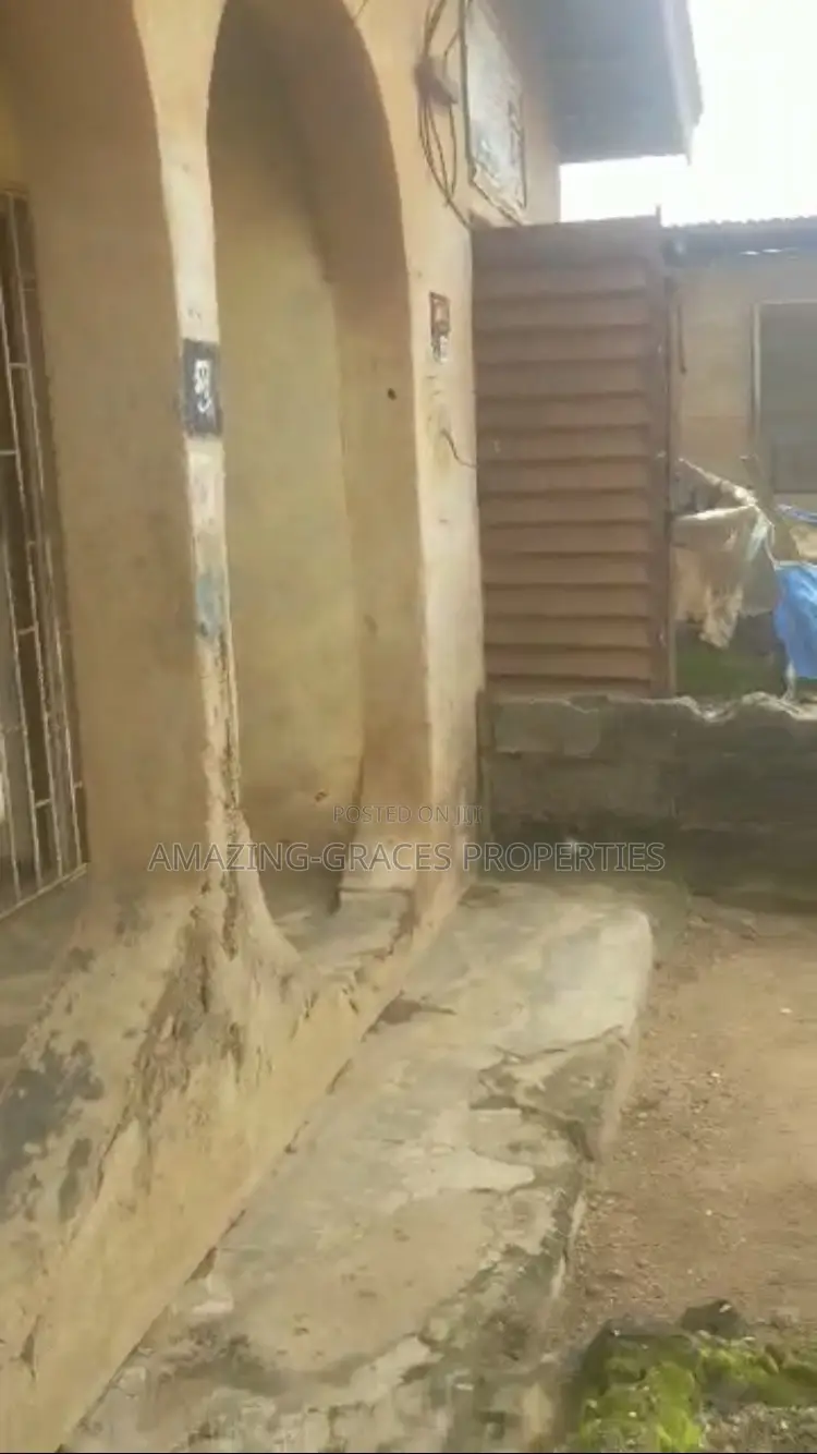 Land for Sale 30ft × 60ft in Egbeda