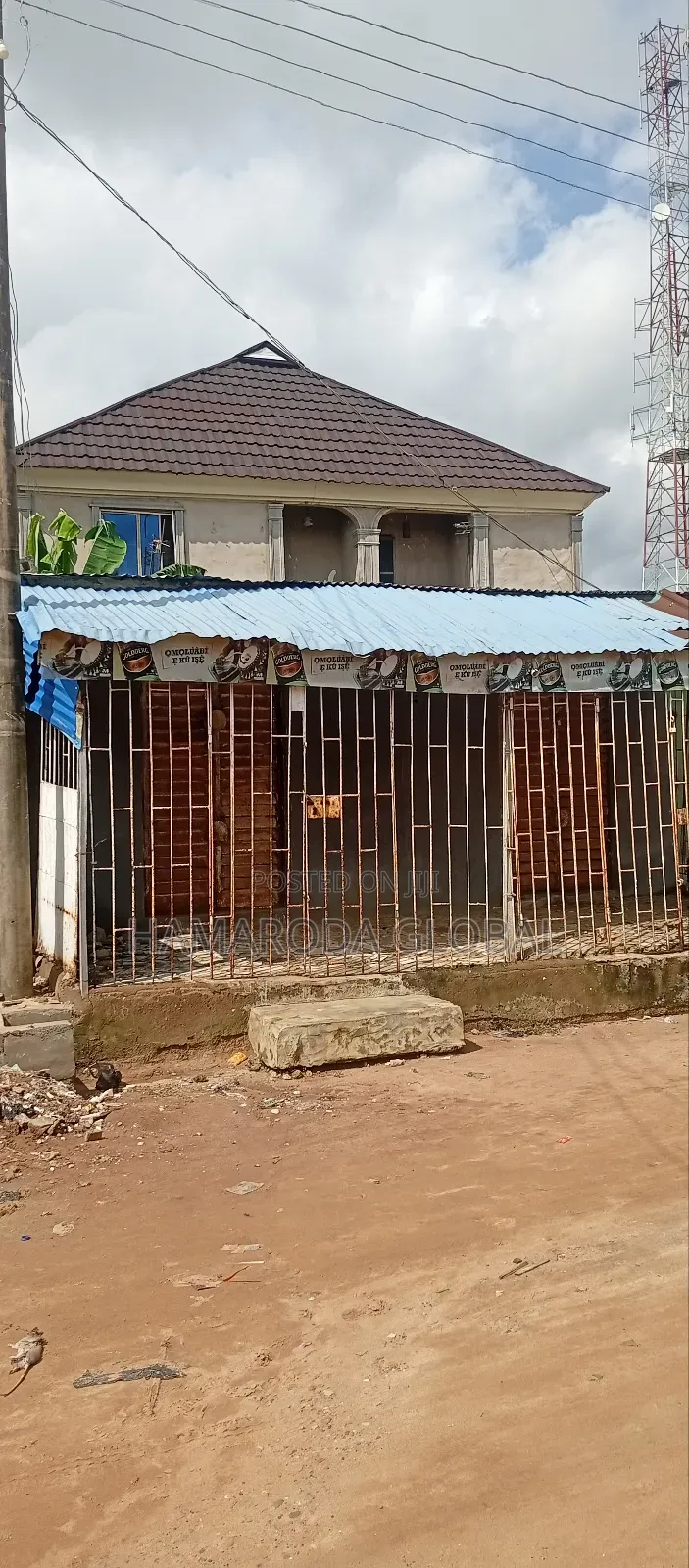 11bdrm Block of Flats in Ijegun, Alimosho for sale in Alimosho