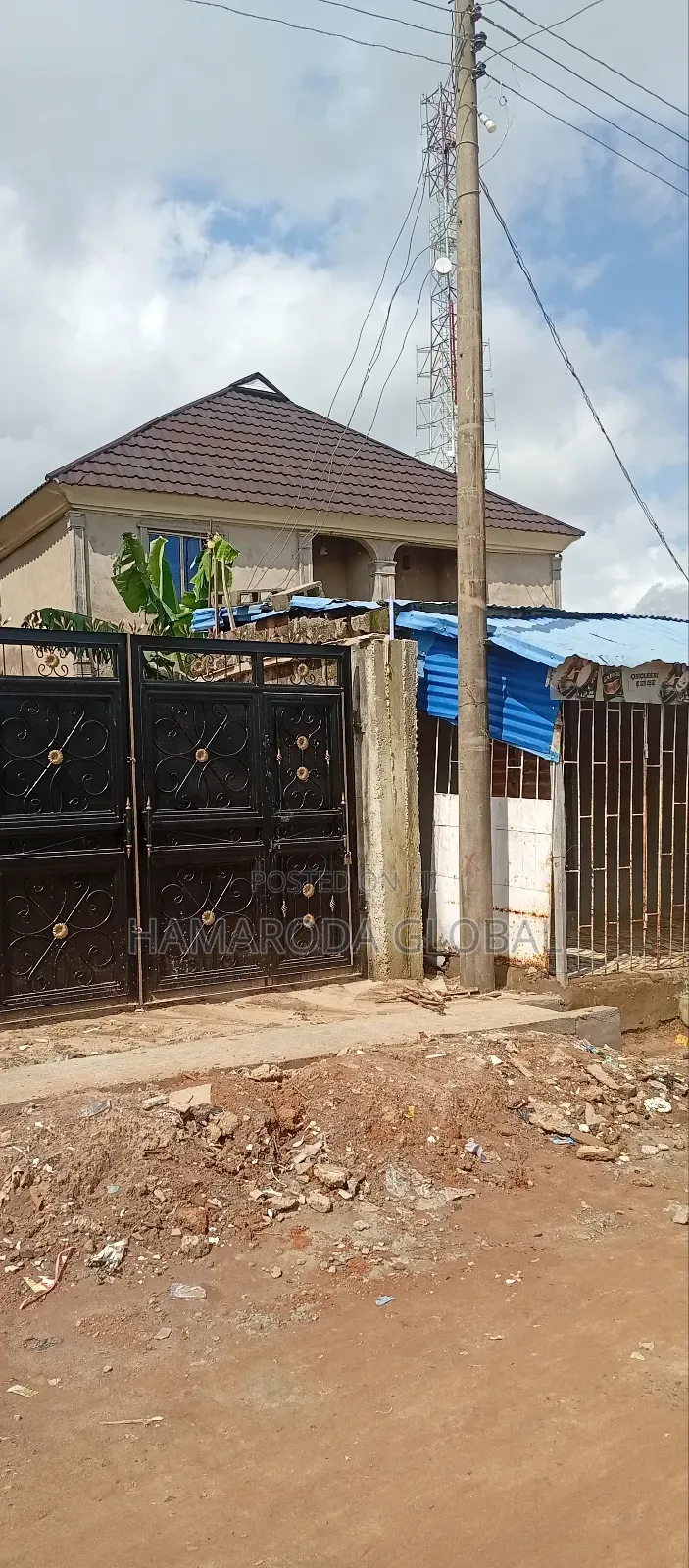 11bdrm Block of Flats in Ijegun, Alimosho for sale in Alimosho