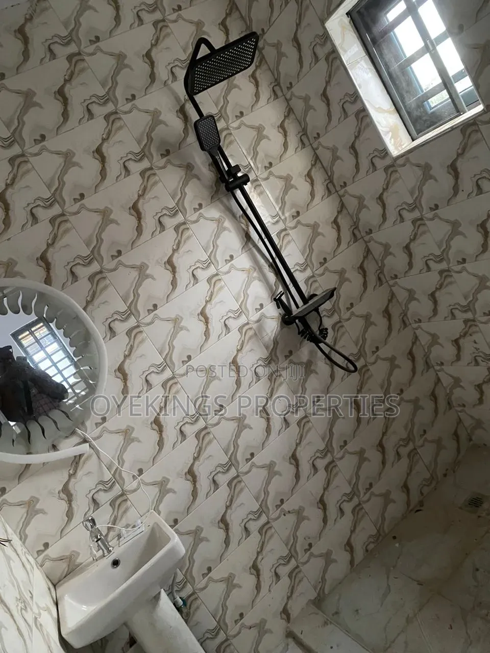 3bdrm Bungalow in Abapanu, Oluyole for sale in Oluyole