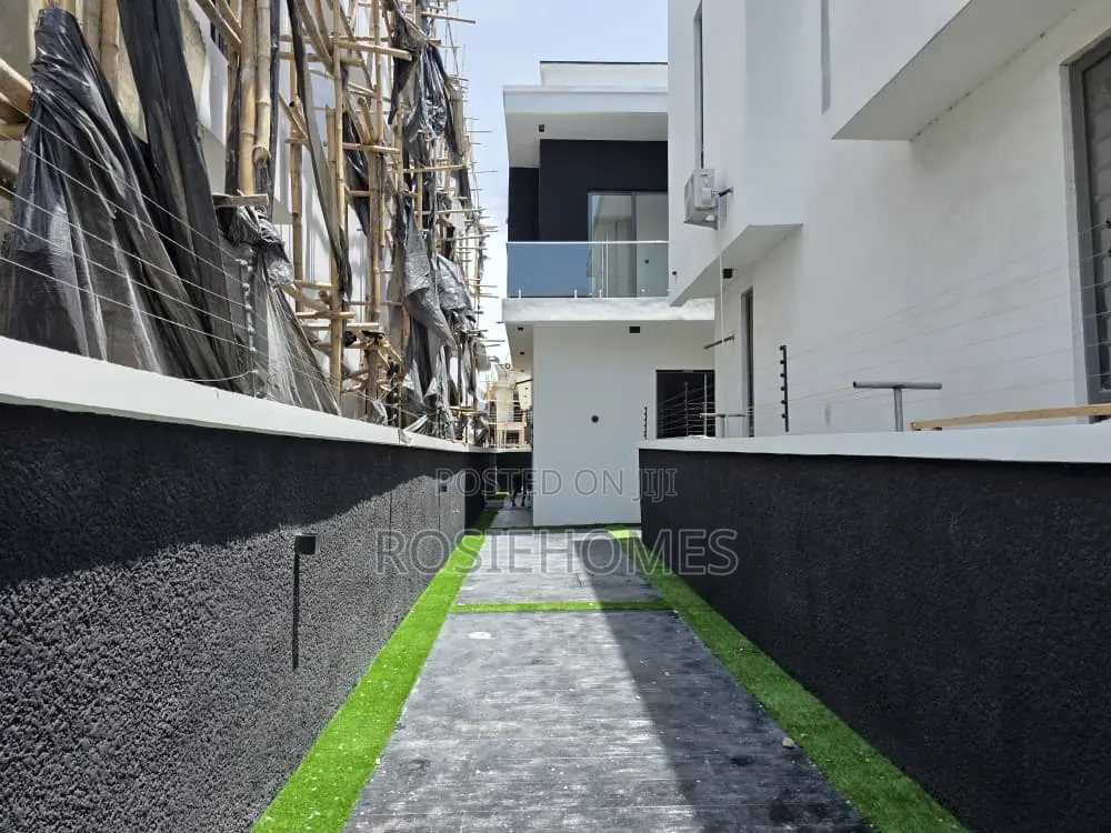4bdrm Duplex in Chevron Aiternative for rent in Chevron