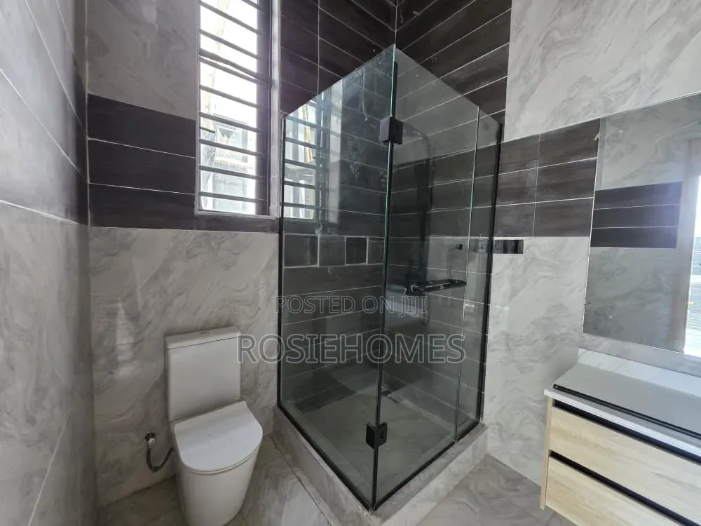 4bdrm Duplex in Chevron Aiternative for rent in Chevron