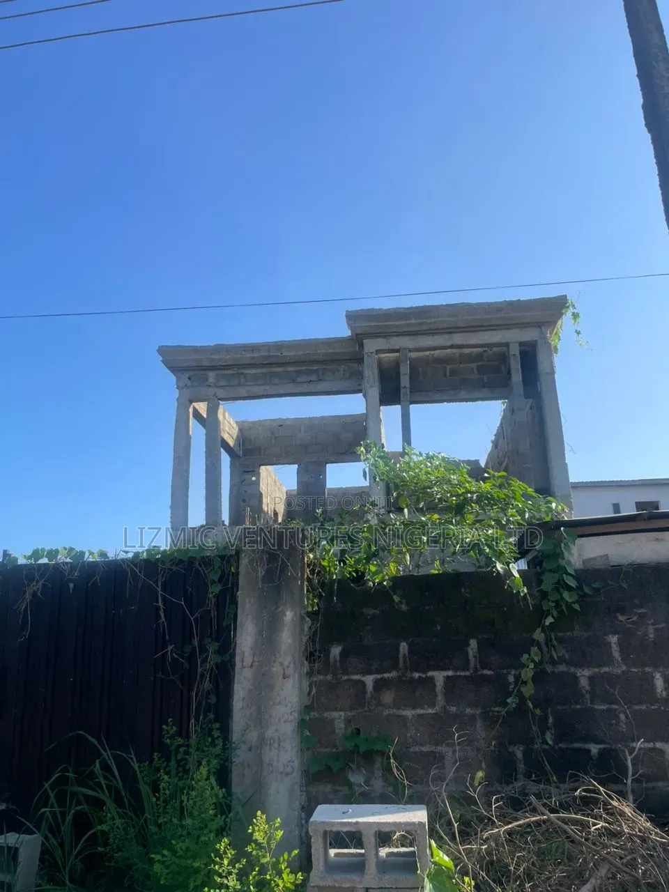 5bdrm Duplex in Hand Of Fire, Igando / Ikotun/Igando for sale in Igando / Ikotun/Igando