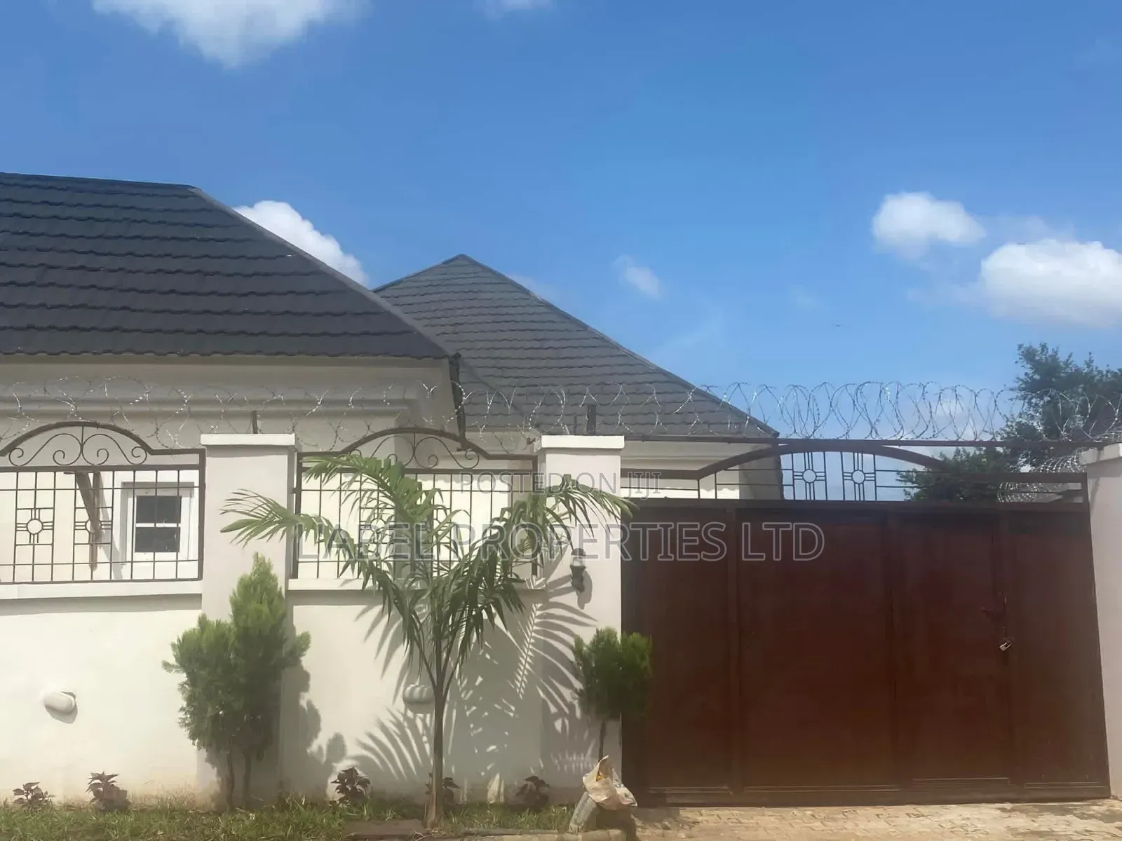 3bdrm Bungalow in Sungold Estate for rent in Galadimawa