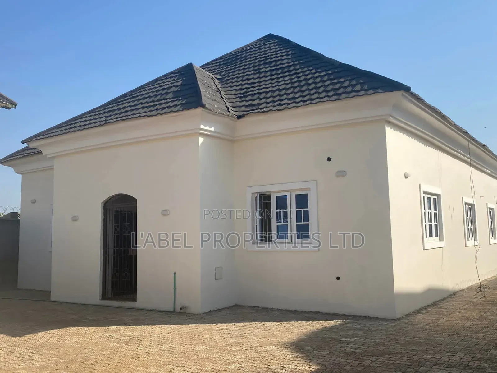 3bdrm Bungalow in Sungold Estate for rent in Galadimawa