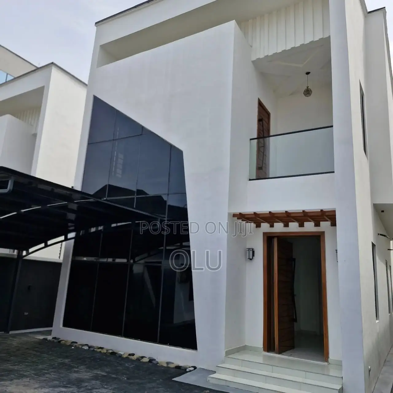 5bdrm Duplex in Chevron Lekki for sale in Chevron