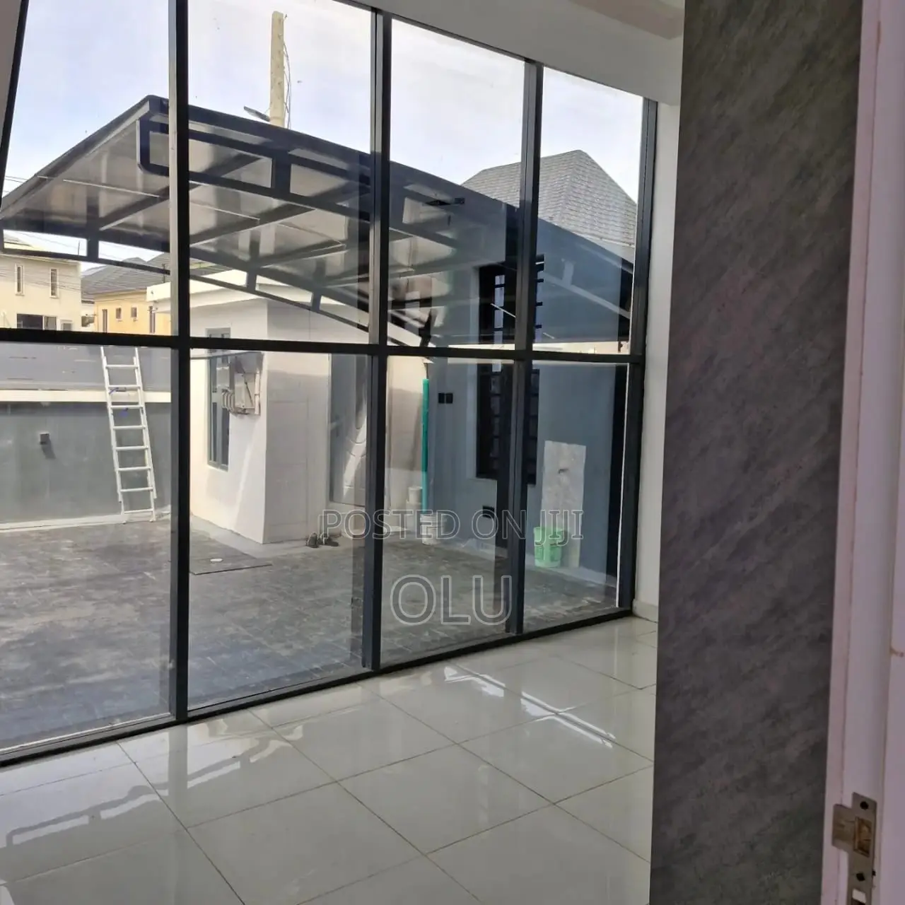 5bdrm Duplex in Chevron Lekki for sale in Chevron