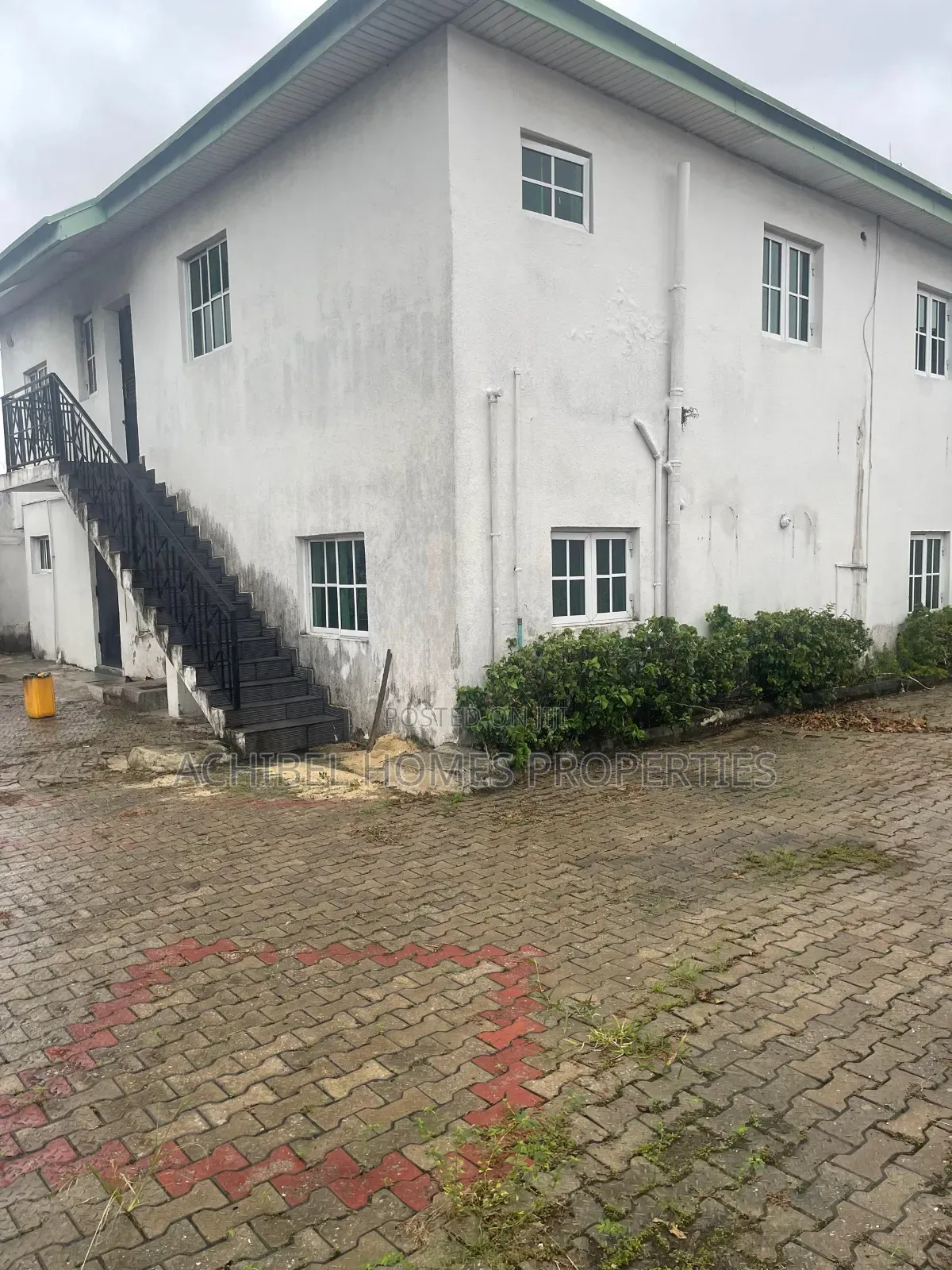 5bdrm Duplex in Off Ogunlana Drive for sale in Ogunlana