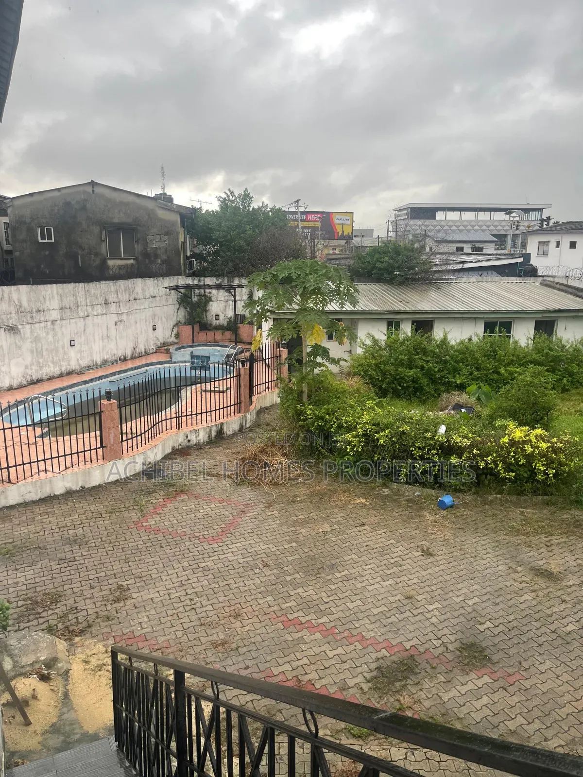 5bdrm Duplex in Off Ogunlana Drive for sale in Ogunlana