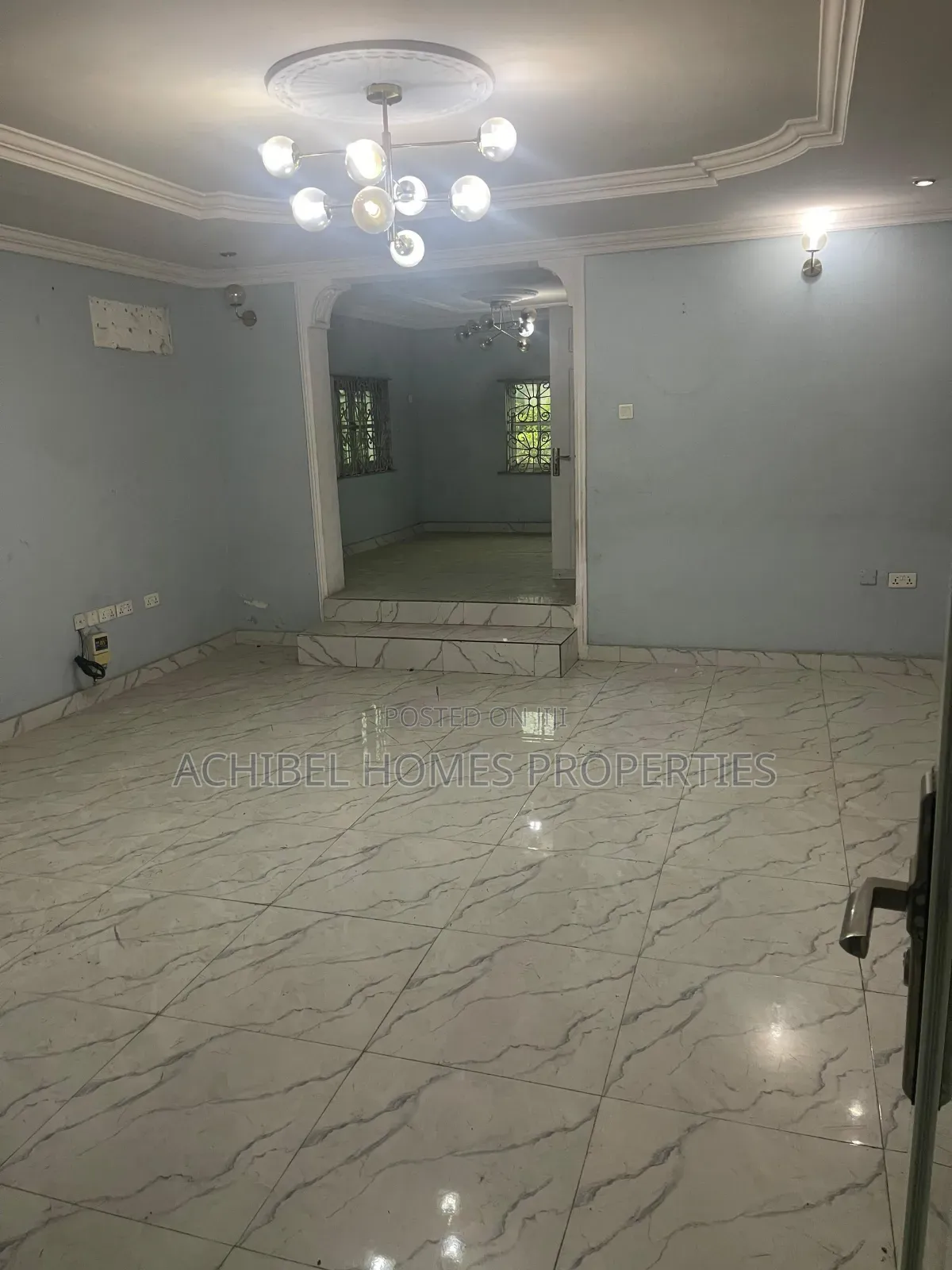 5bdrm Duplex in Off Ogunlana Drive for sale in Ogunlana