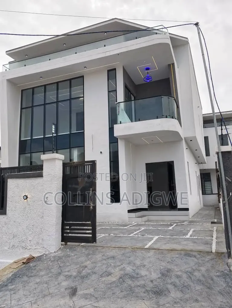 4bdrm Duplex in Behind Blenco for sale in Sangotedo