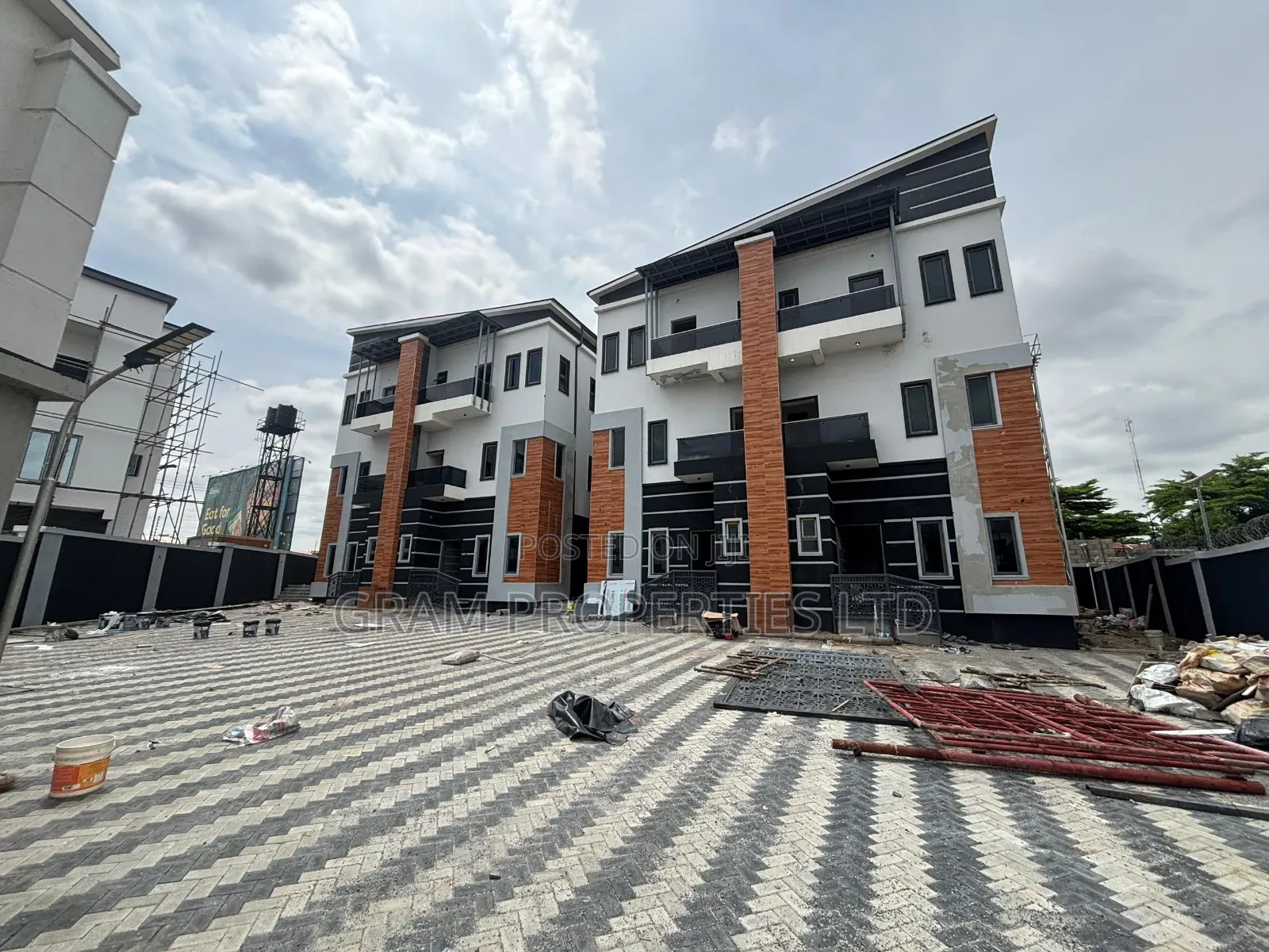 4bdrm Duplex in Jahi By Gilmor for sale in Jahi