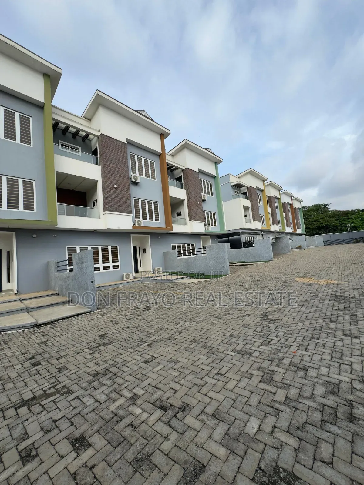 5bdrm Duplex in Iyaganku Gra, Iyanganku for sale in Iyanganku