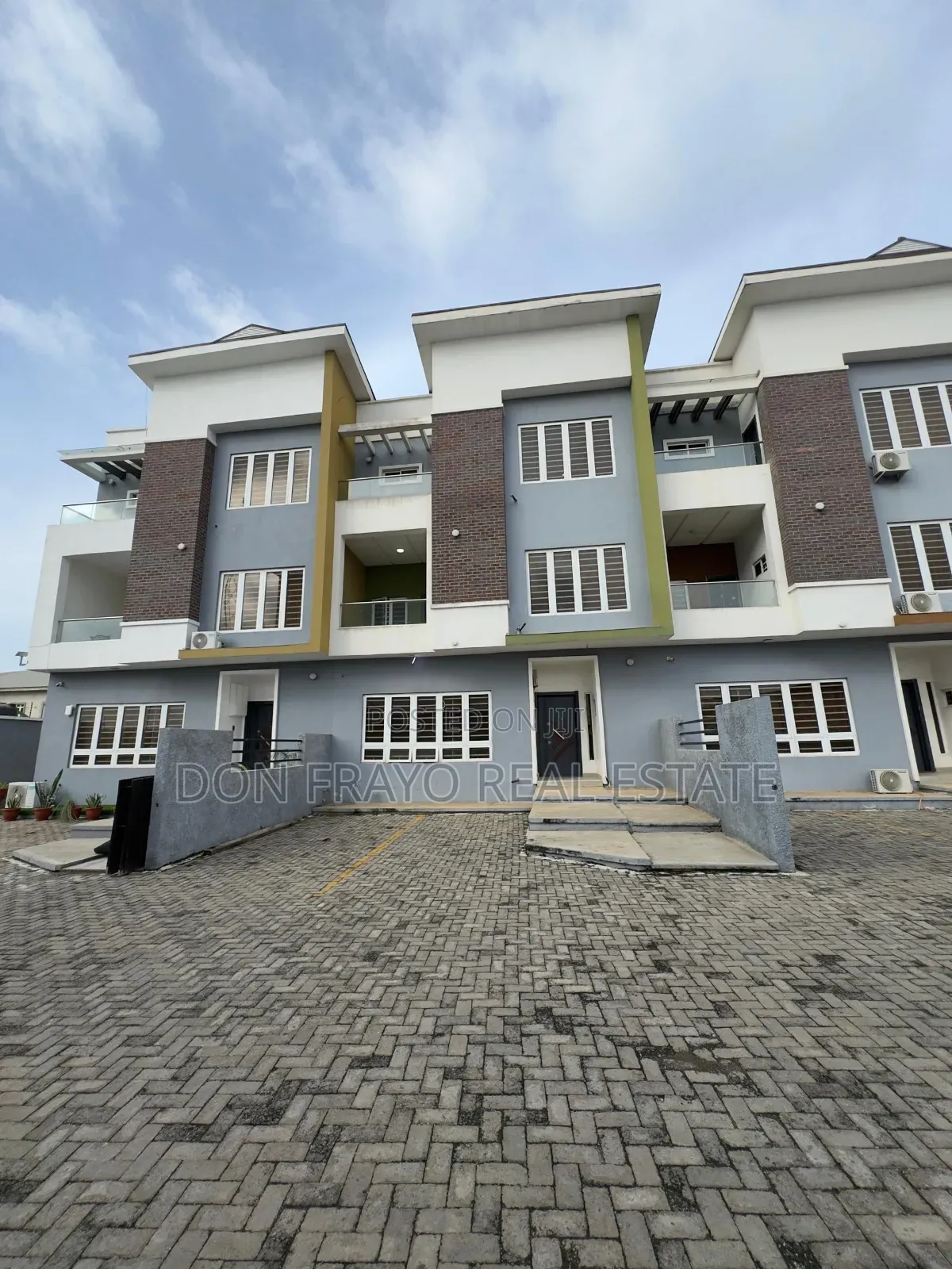 5bdrm Duplex in Iyaganku Gra, Iyanganku for sale in Iyanganku
