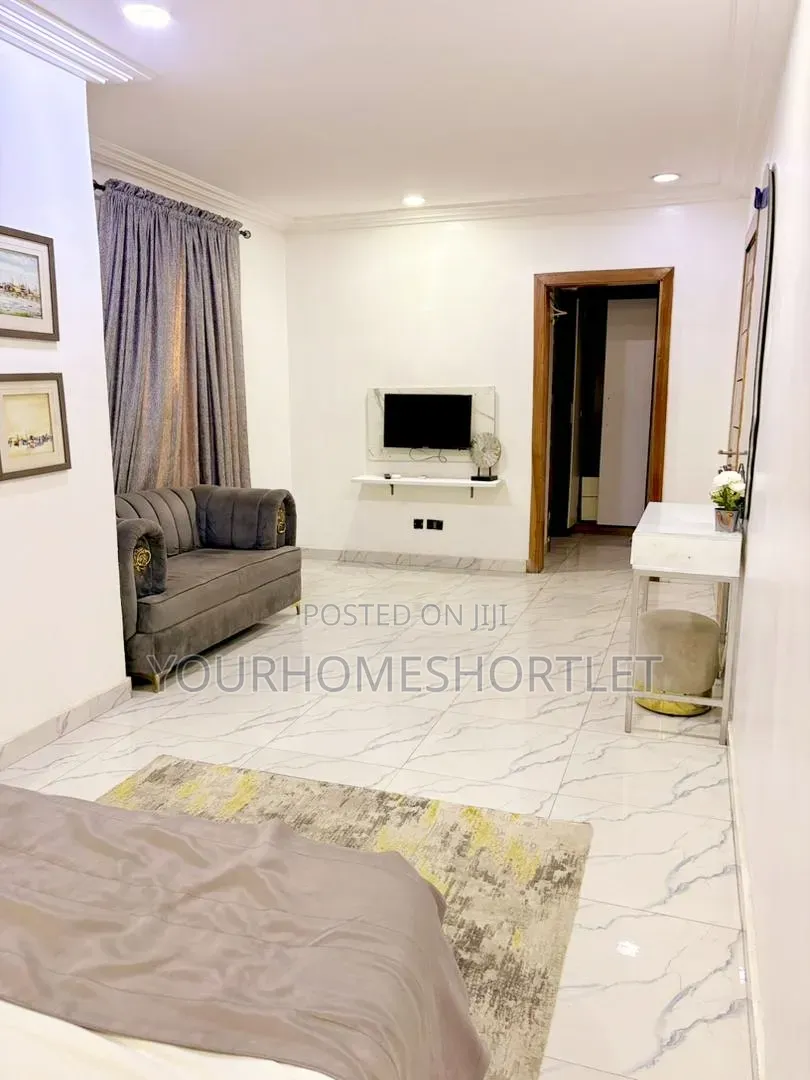 5 Bedroom Self Compound + Swimming Pool, Ps5, Table Tennis,Cinema in Lekki Phase 1