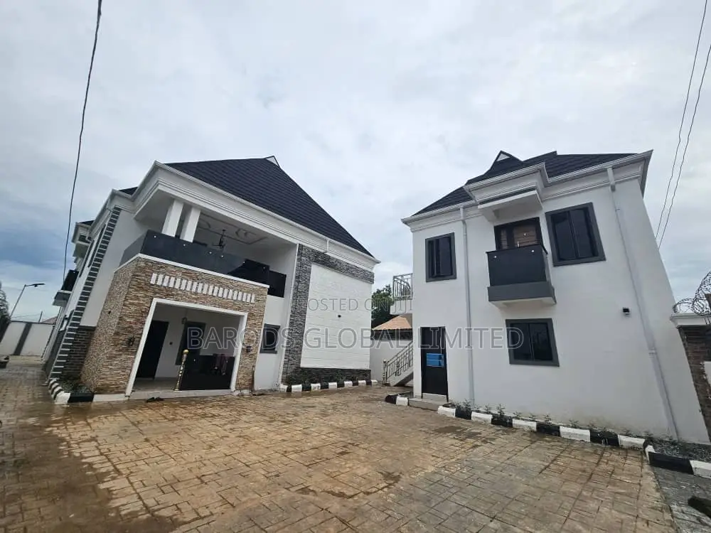 5bdrm Duplex in Abeokuta South for sale in Abeokuta South