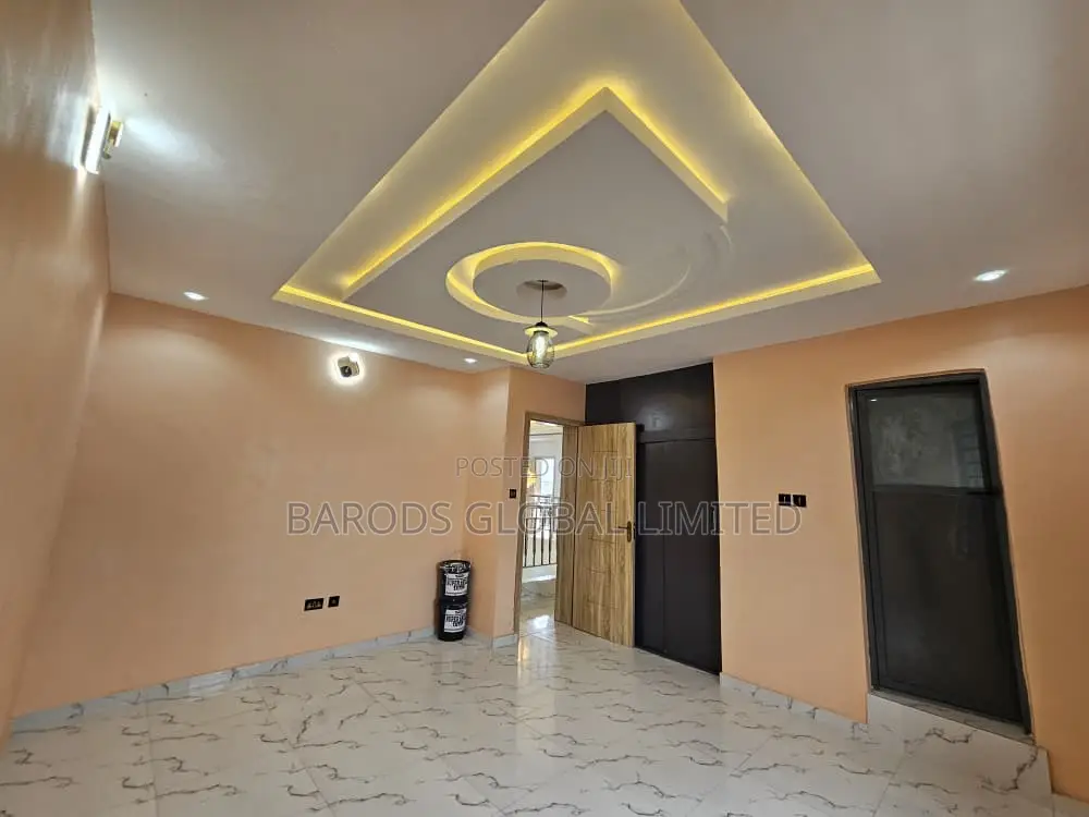 5bdrm Duplex in Abeokuta South for sale in Abeokuta South