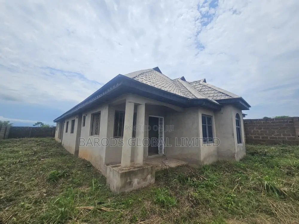 5bdrm Bungalow in Sweet Estate,, Abeokuta South for sale in Abeokuta South