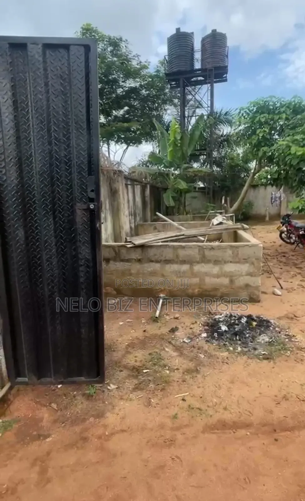 8bdrm Apartment in Owerri for sale in Owerri