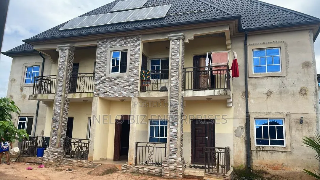 8bdrm Apartment in Owerri for sale in Owerri