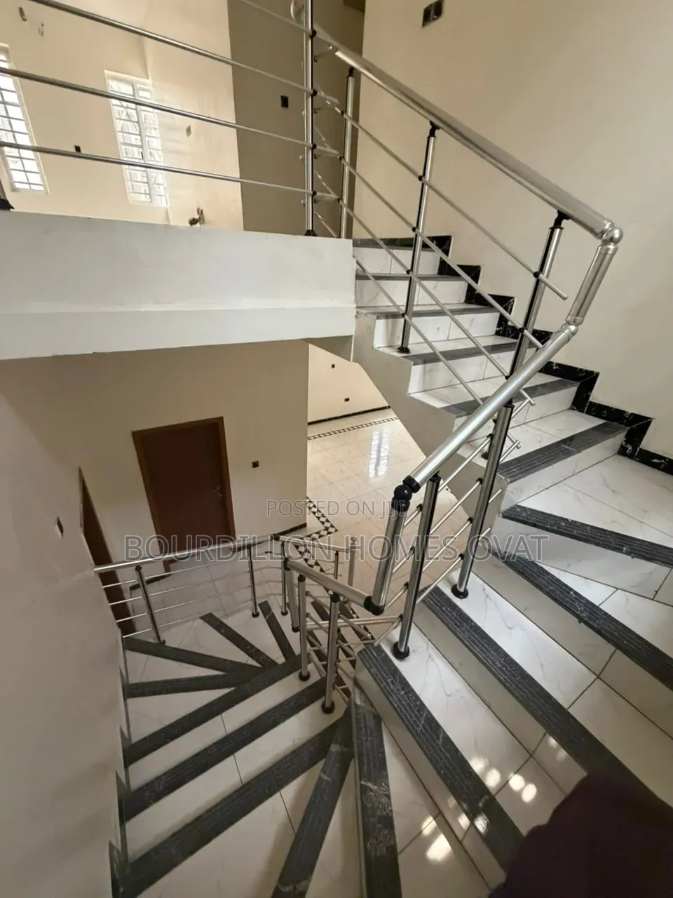 5bdrm Duplex in Chevron Lekki Lagos for sale in Chevron