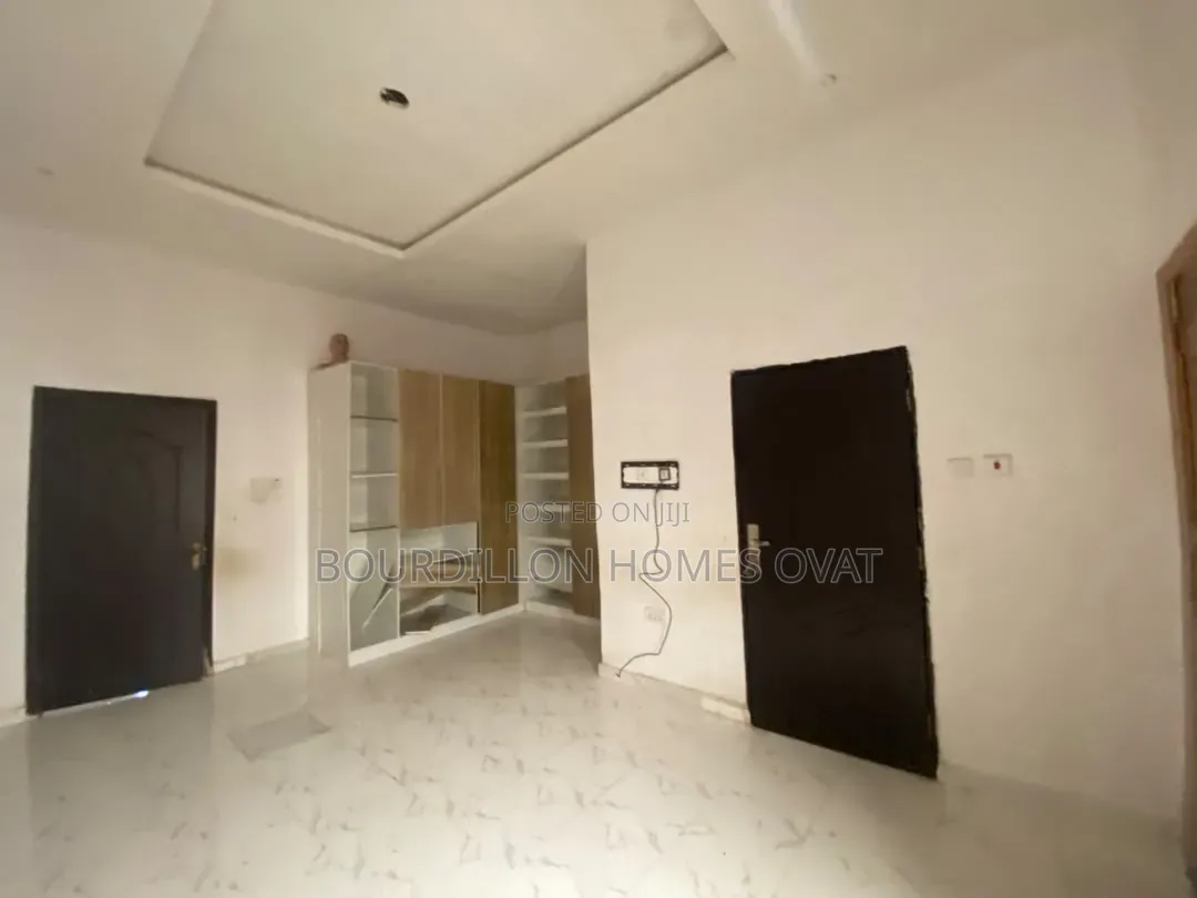 2bdrm Duplex in Ikota Villa Estate for rent in Ikota