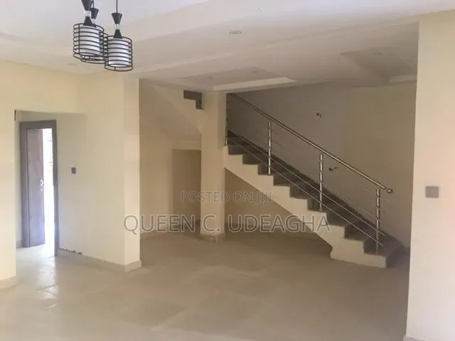 5bdrm Townhouse/Terrace in Redwood Estate., Idu Industrial for sale in Idu Industrial