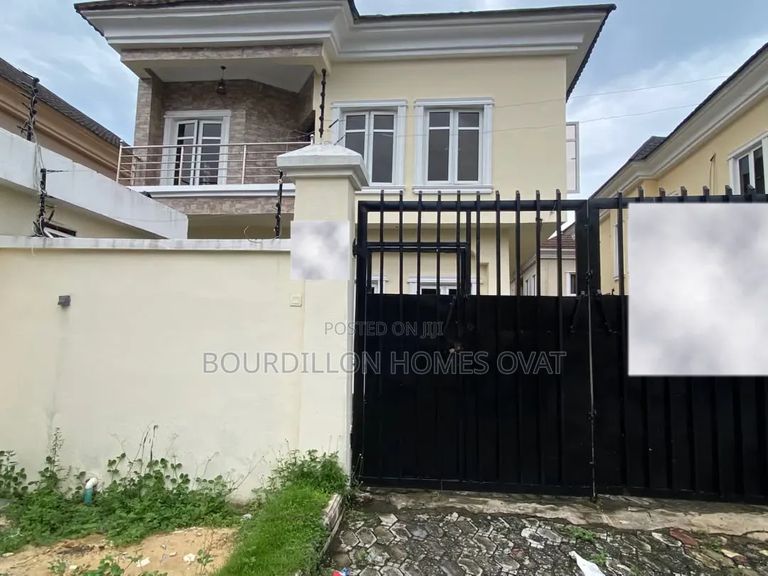 5bdrm Duplex in Ikota Villa Estate for rent in Ikota