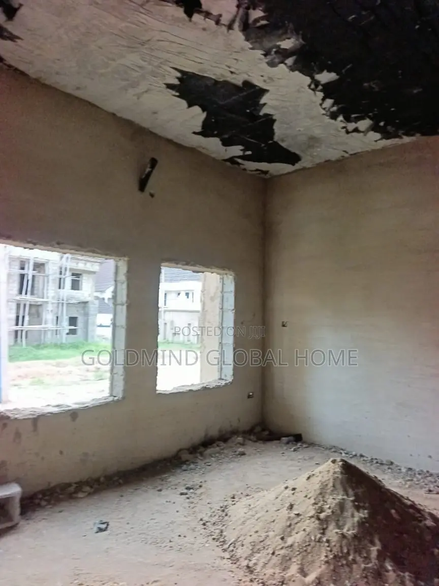 5bdrm Duplex in Lugbe District. for sale in Sabon Lugbe