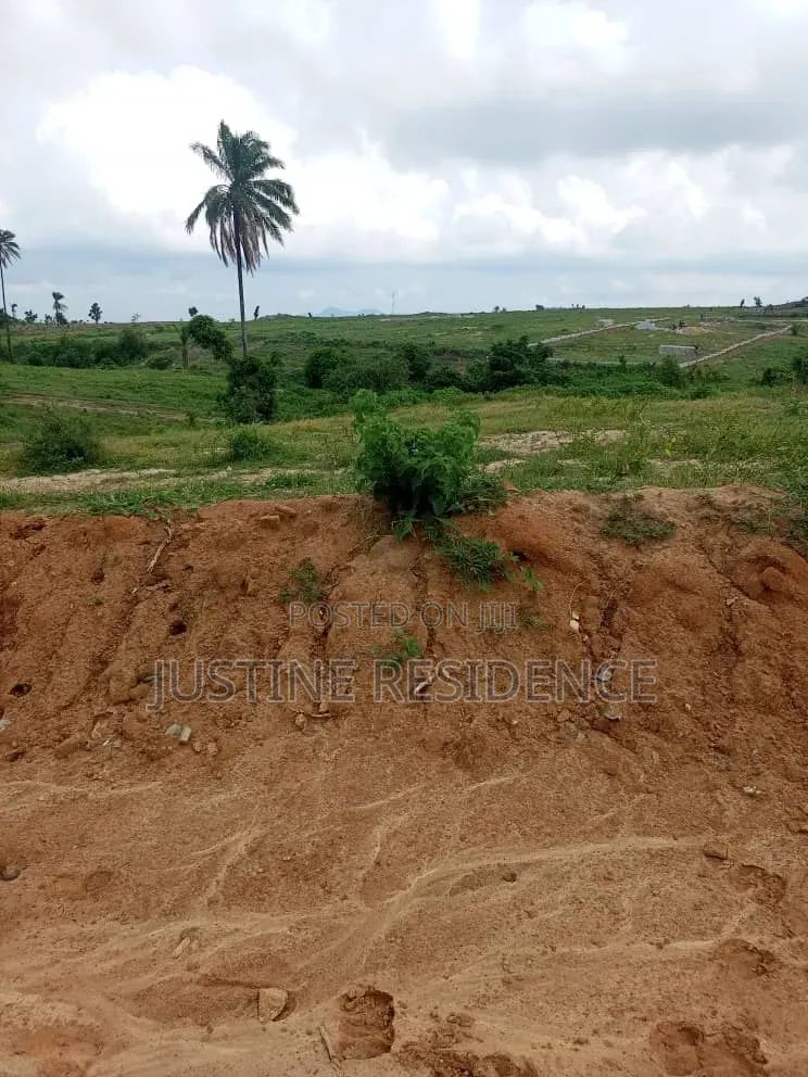 Land in Gwarimpa in Karsana