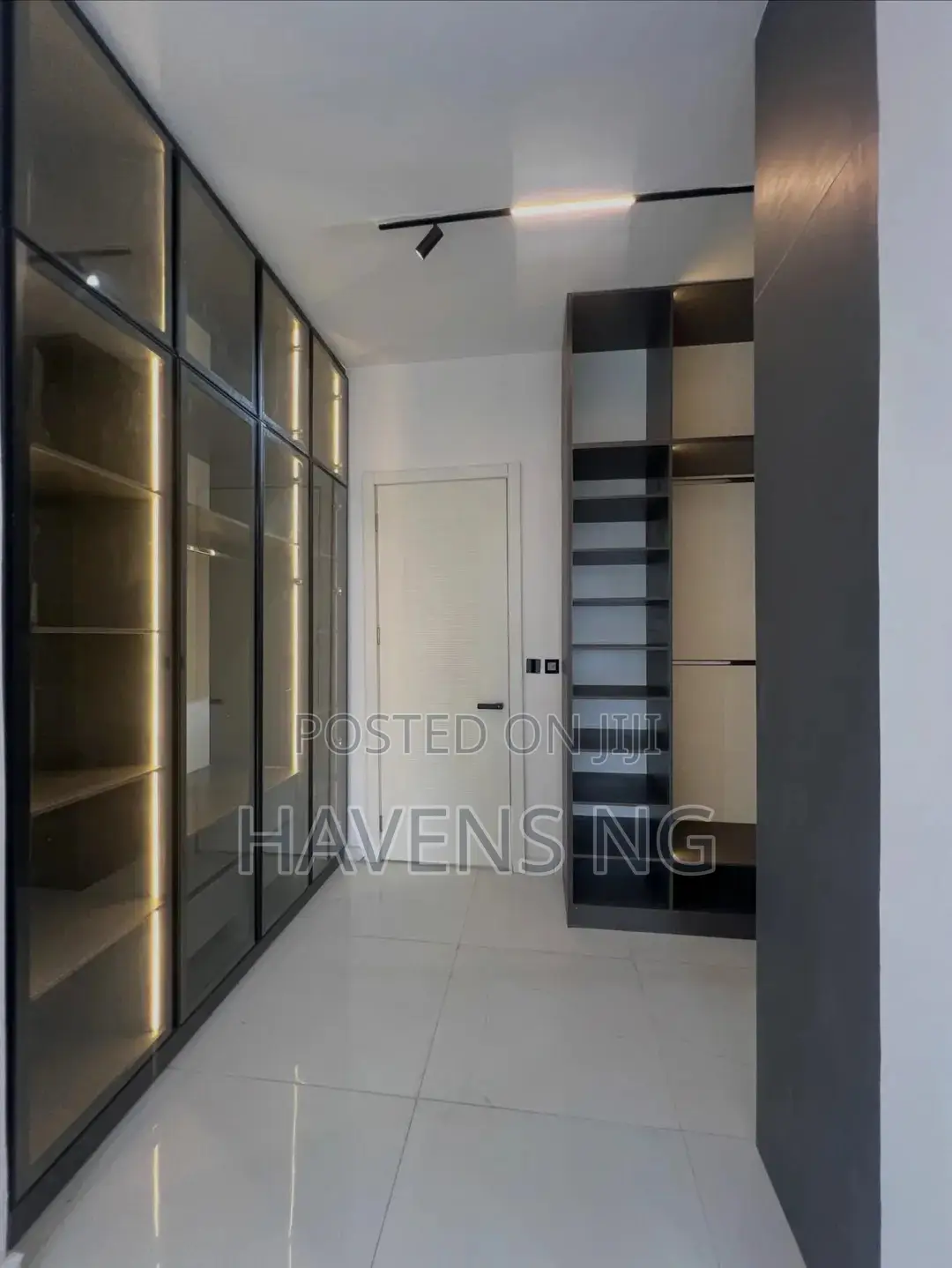 5bdrm Duplex in Lekki Phase 2 for sale in Lekki Phase 2