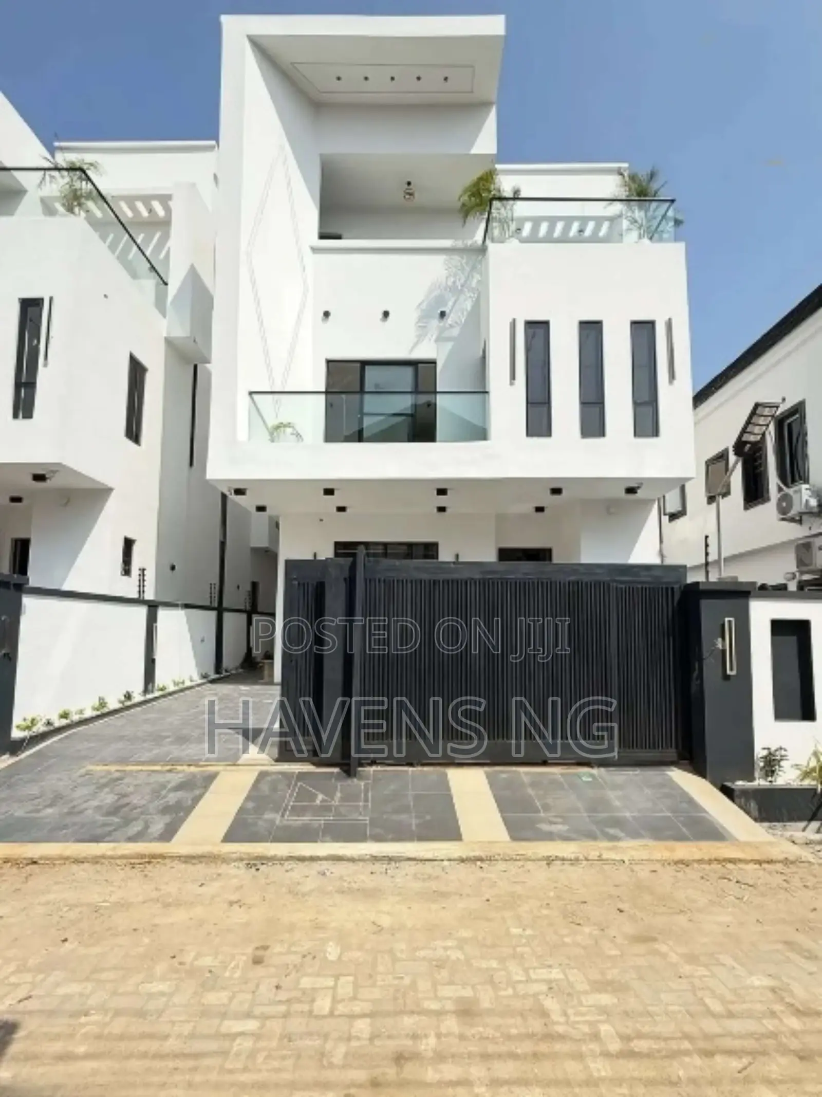 5bdrm Duplex in Ikota for sale in Ikota